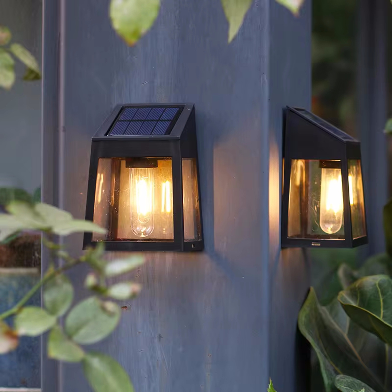 مصباح جداري شمسي مقاوم للماء خ - مراجعة Solar Wall Sconce وسعره